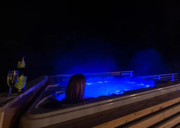 Arctic Lodge Tromvik With Jacuzzi